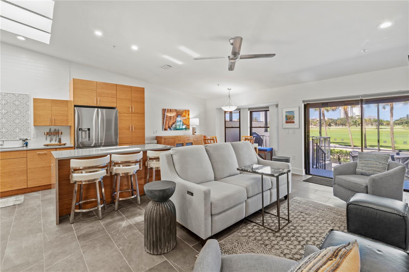 HARBOUR OAKS 2 - Residential Lease