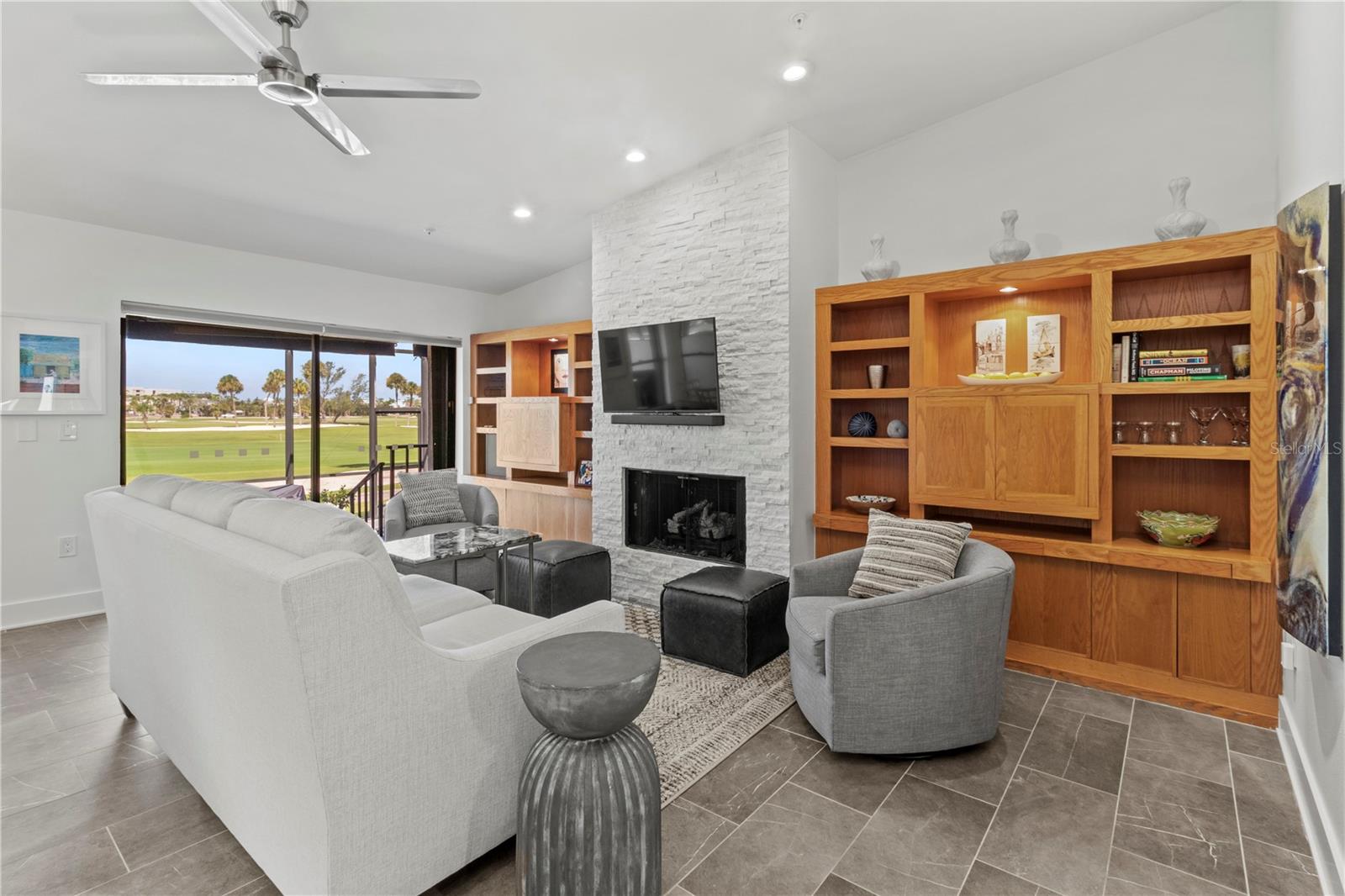 HARBOUR OAKS 2 - Residential Lease