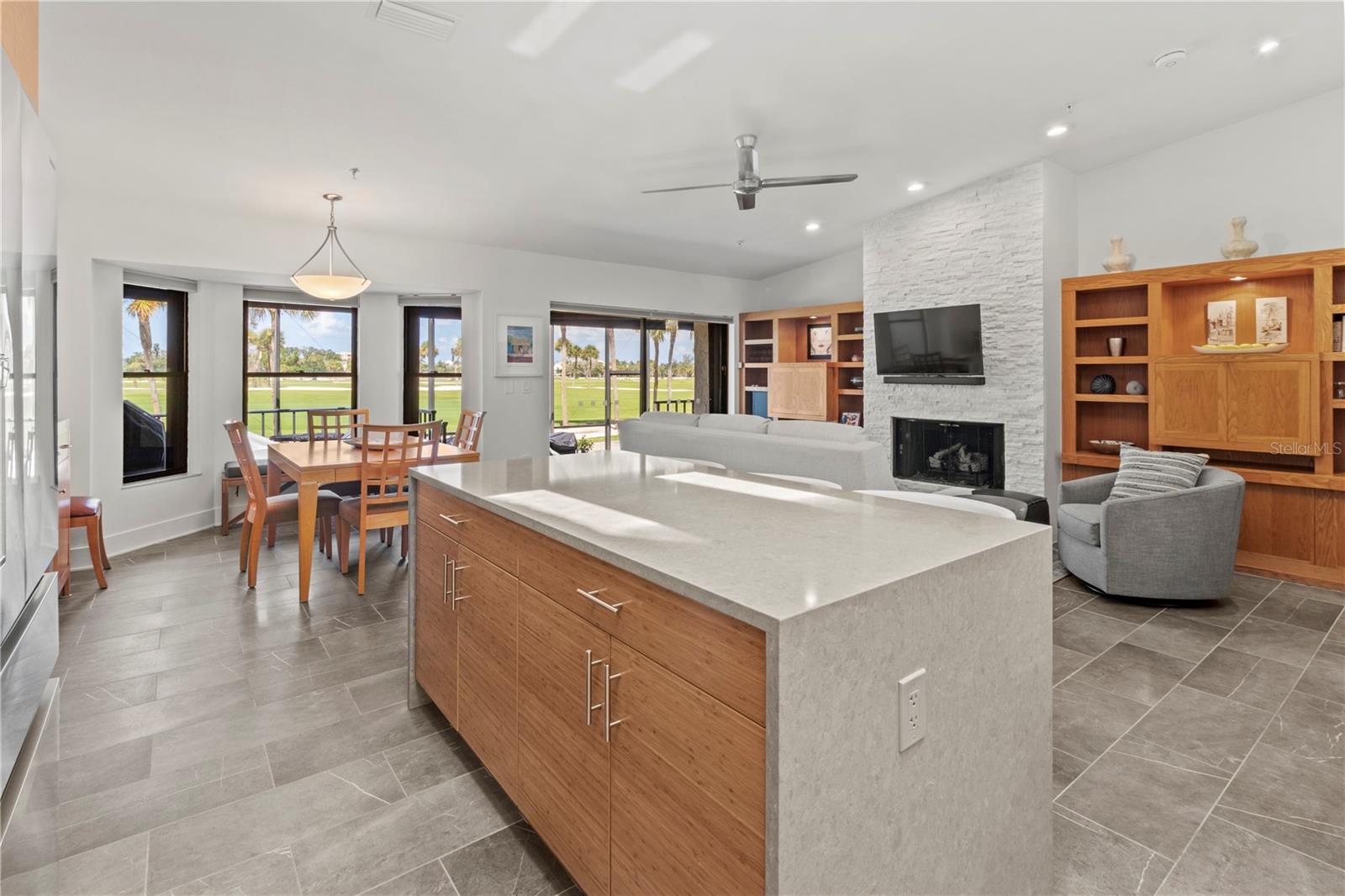 HARBOUR OAKS 2 - Residential Lease