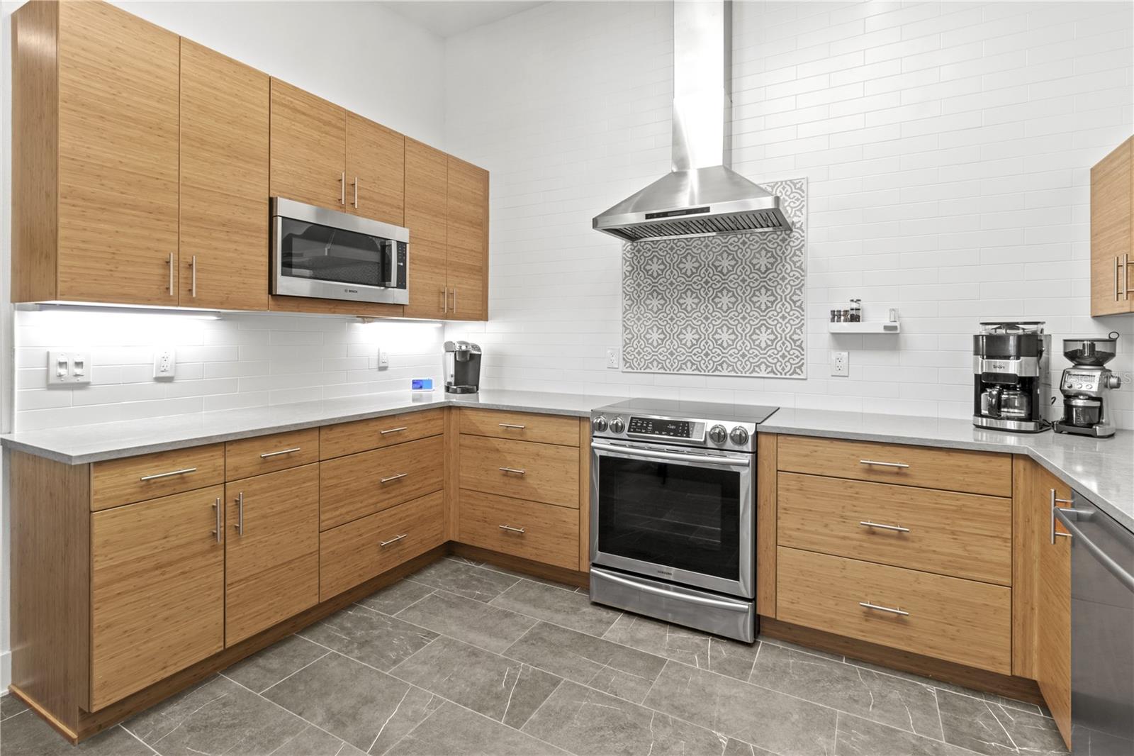 HARBOUR OAKS 2 - Residential Lease