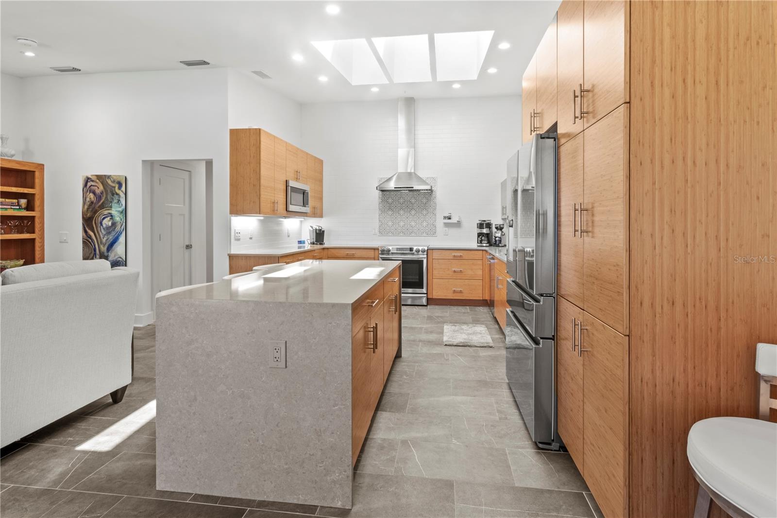 HARBOUR OAKS 2 - Residential Lease