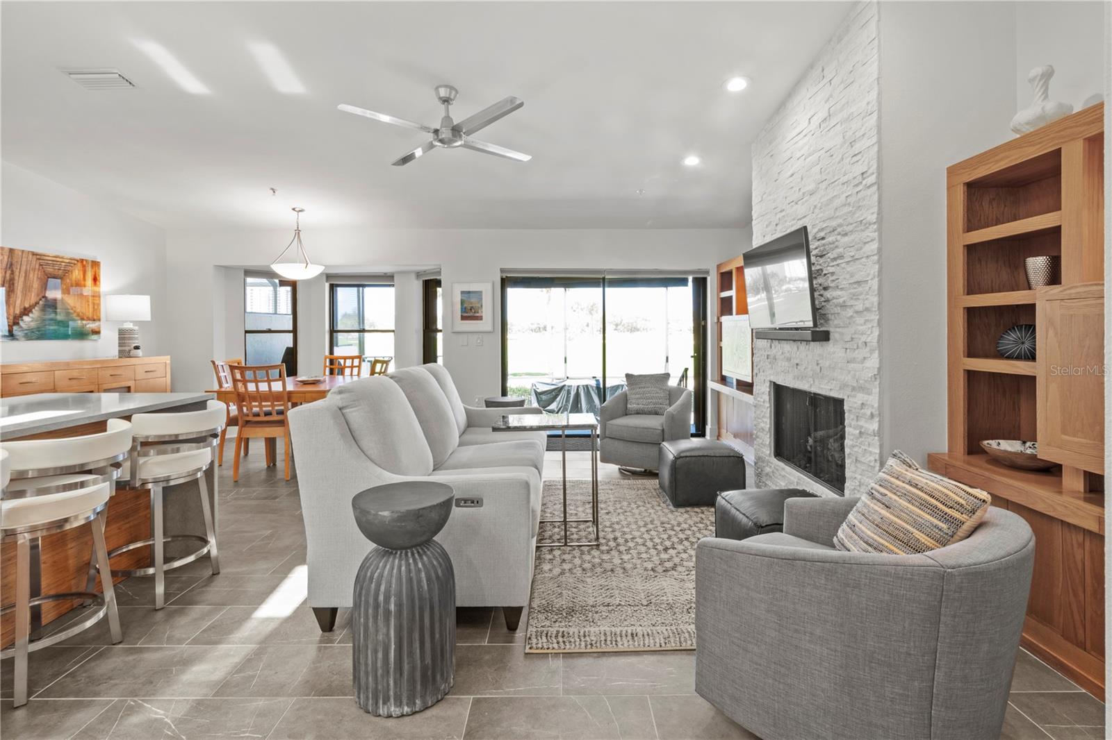 HARBOUR OAKS 2 - Residential Lease