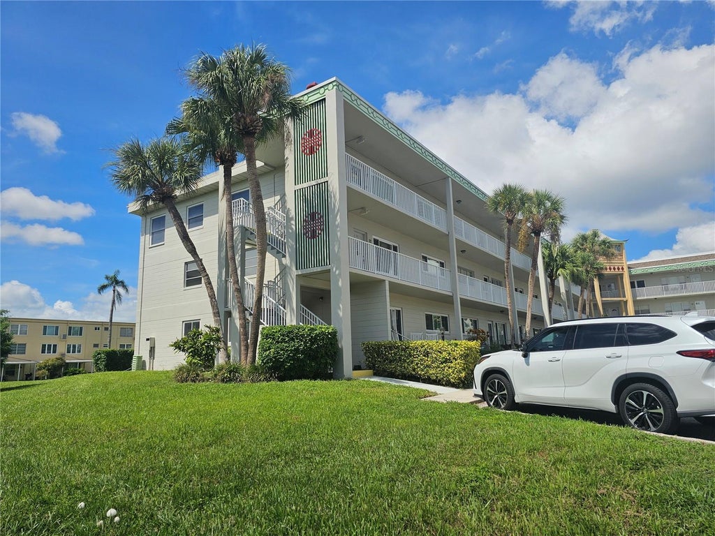 Photo of 2070 World Parkway Boulevard #22, Clearwater, FL 33763 (MLS # TB8549485)