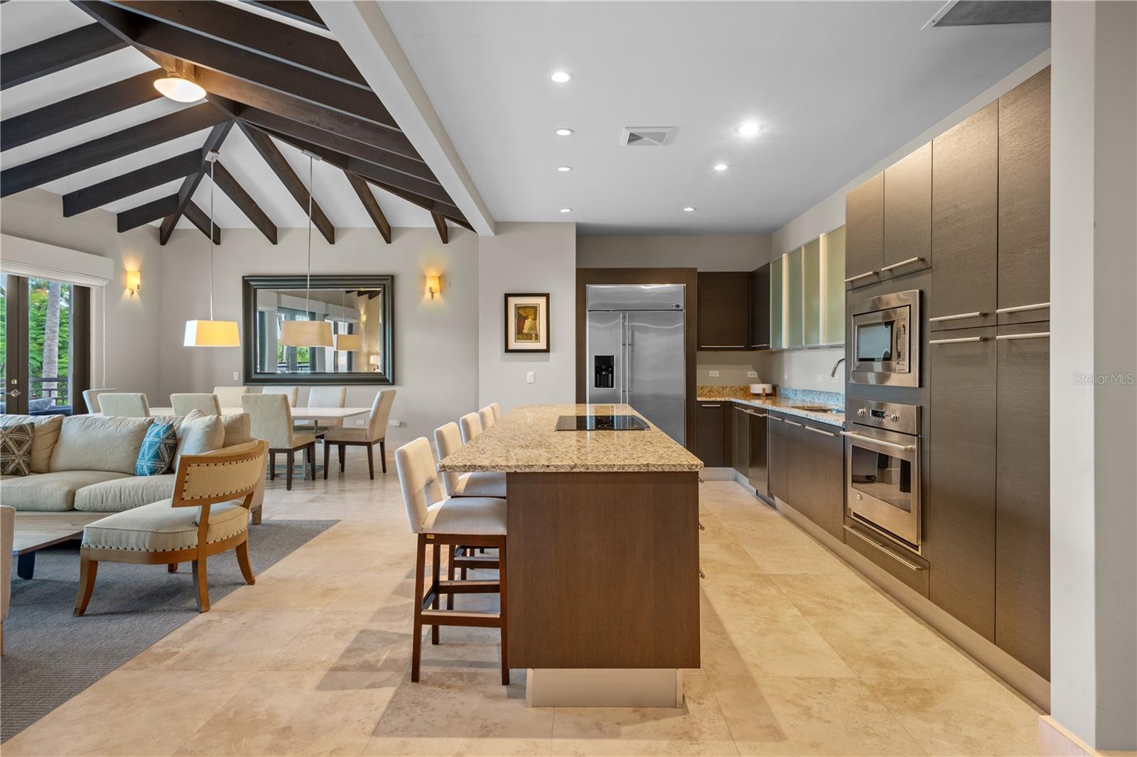 LAS VENTANAS I CONDOMINIUM - Residential