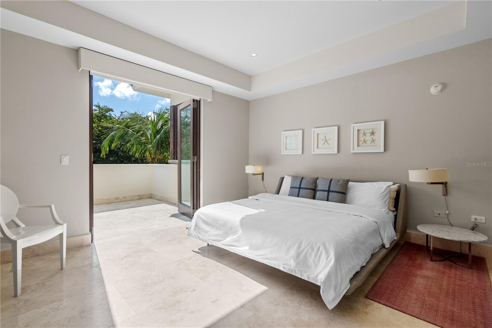 LAS VENTANAS I CONDOMINIUM - Residential