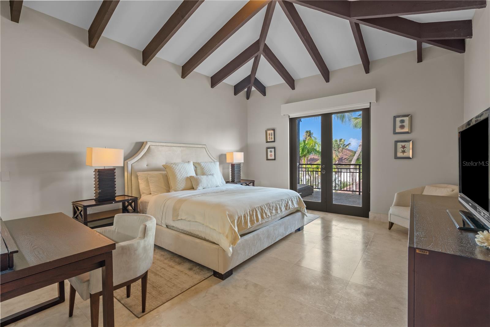 LAS VENTANAS I CONDOMINIUM - Residential