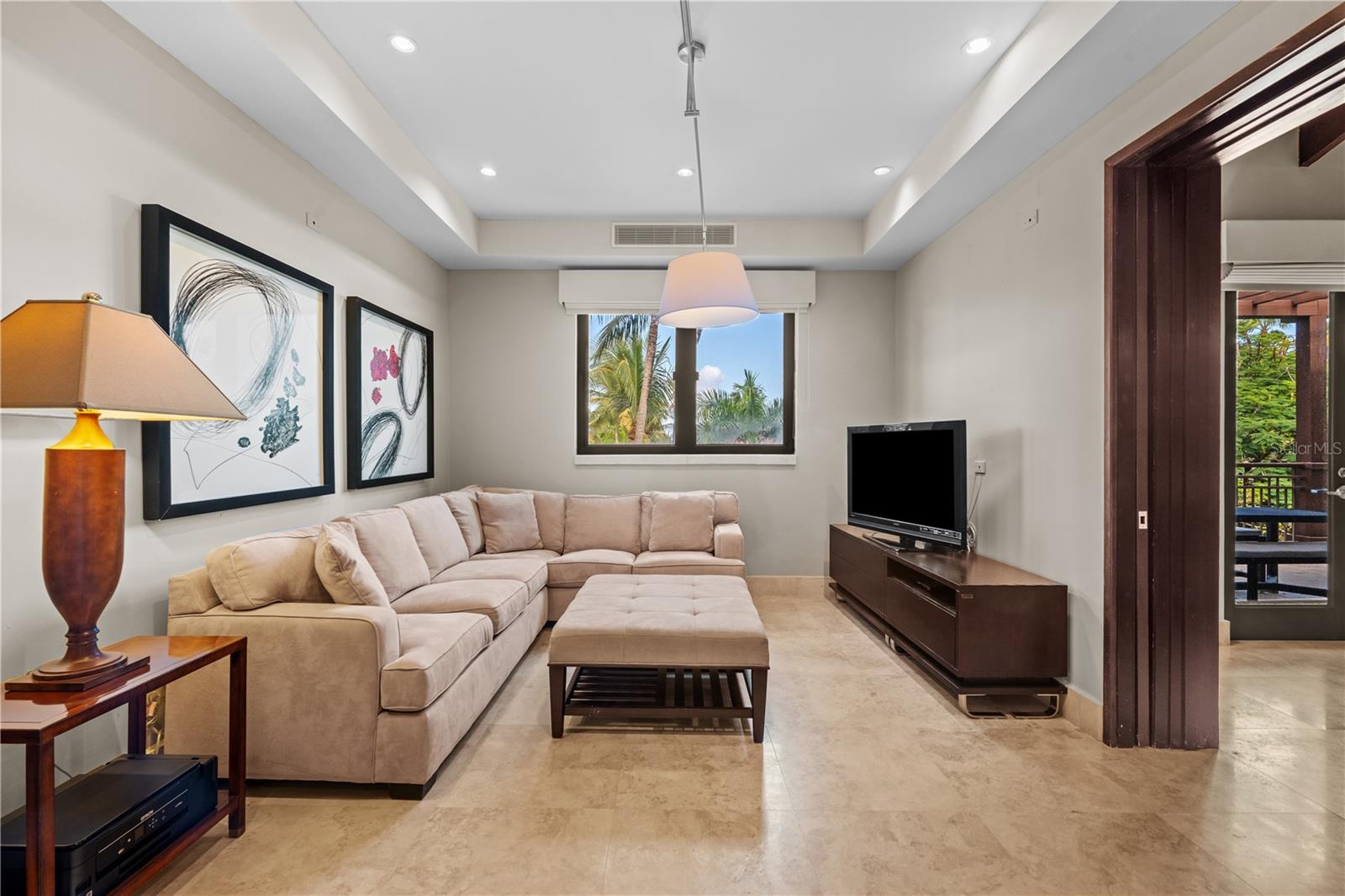 LAS VENTANAS I CONDOMINIUM - Residential