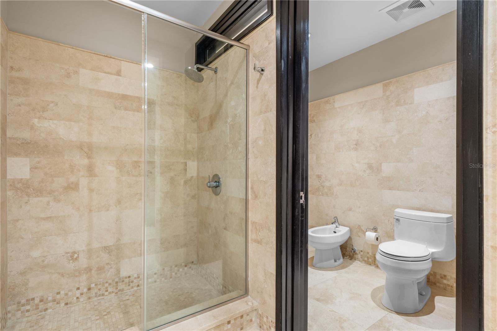 LAS VENTANAS I CONDOMINIUM - Residential