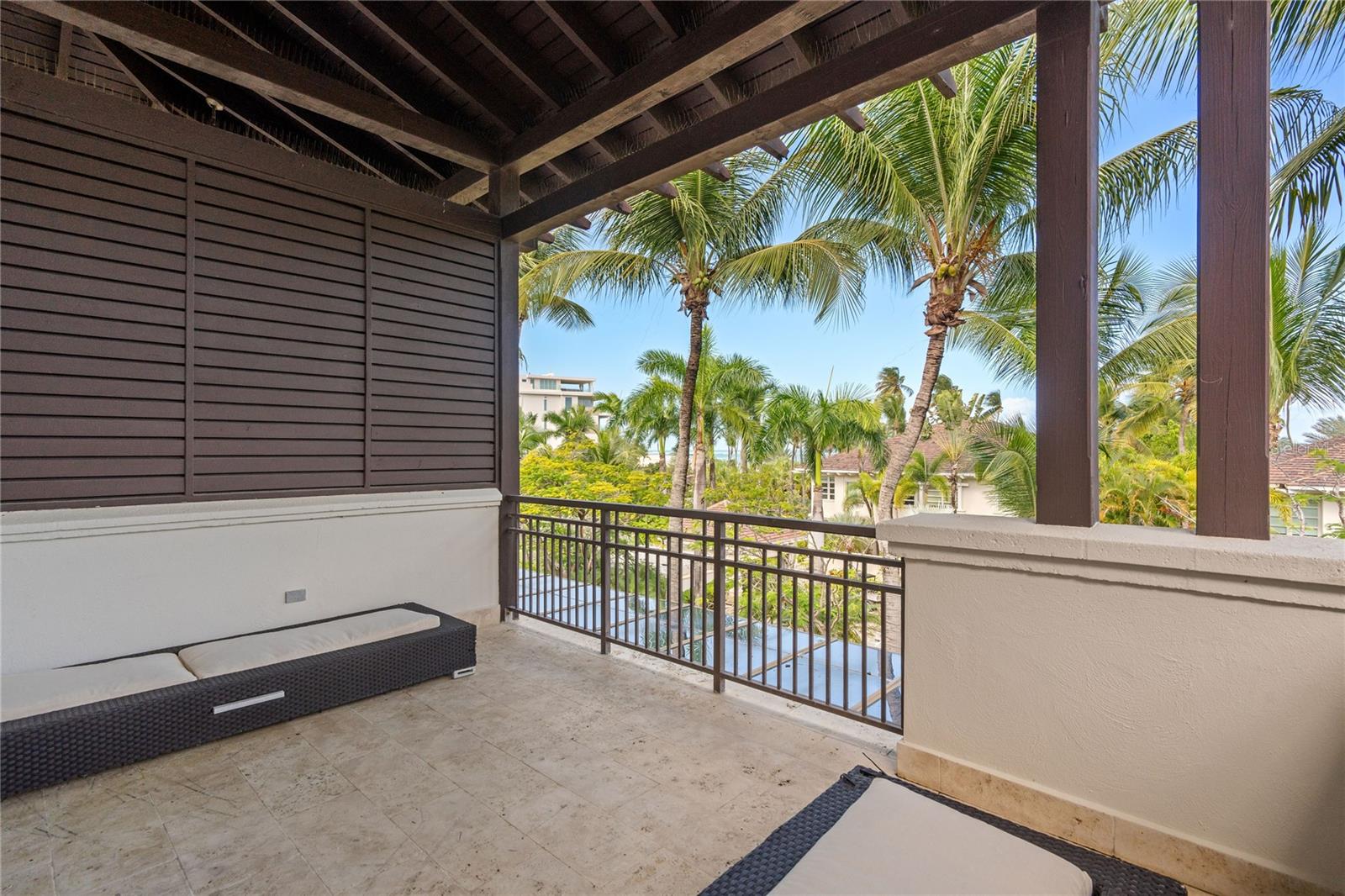 LAS VENTANAS I CONDOMINIUM - Residential