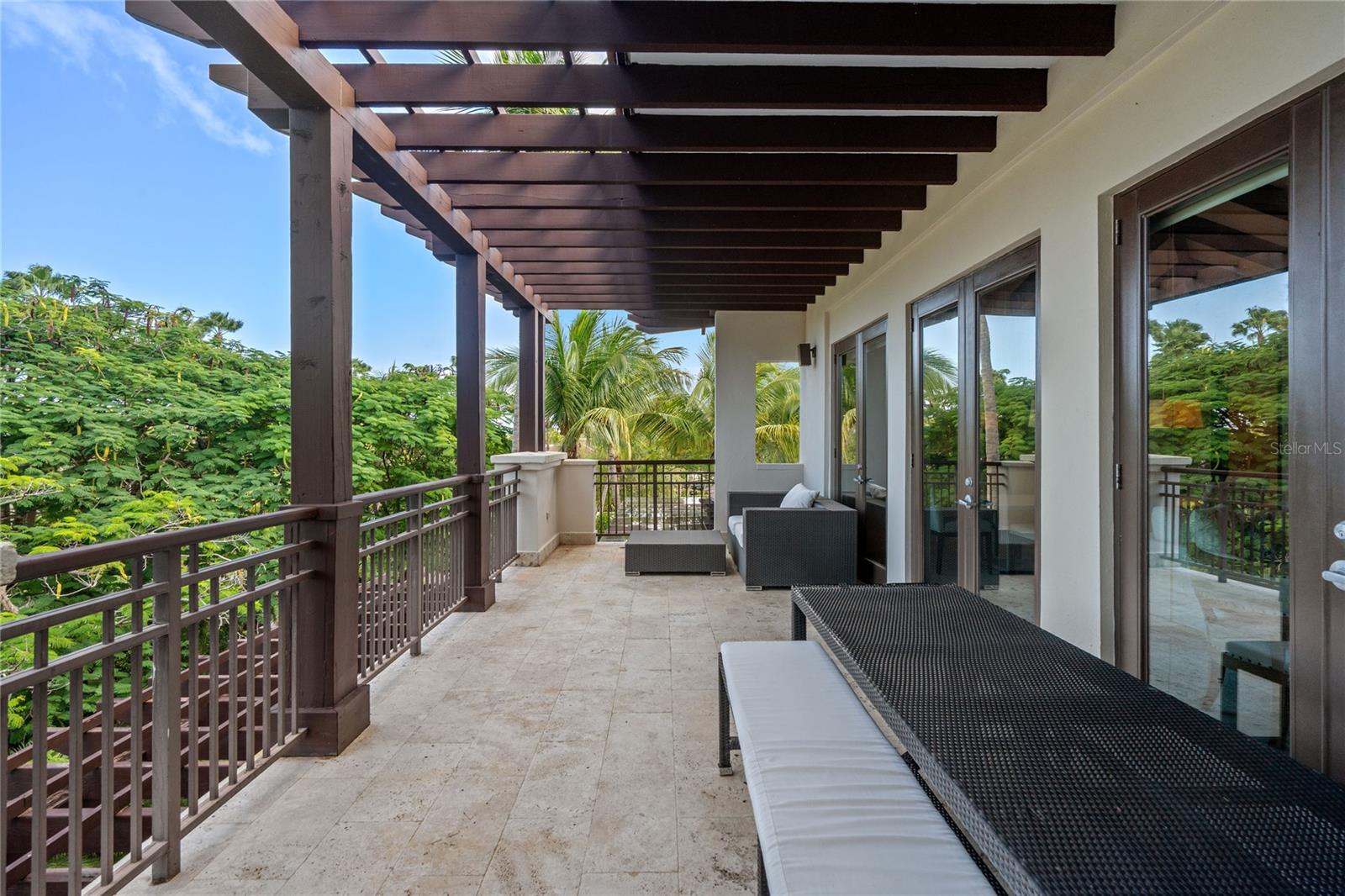 LAS VENTANAS I CONDOMINIUM - Residential