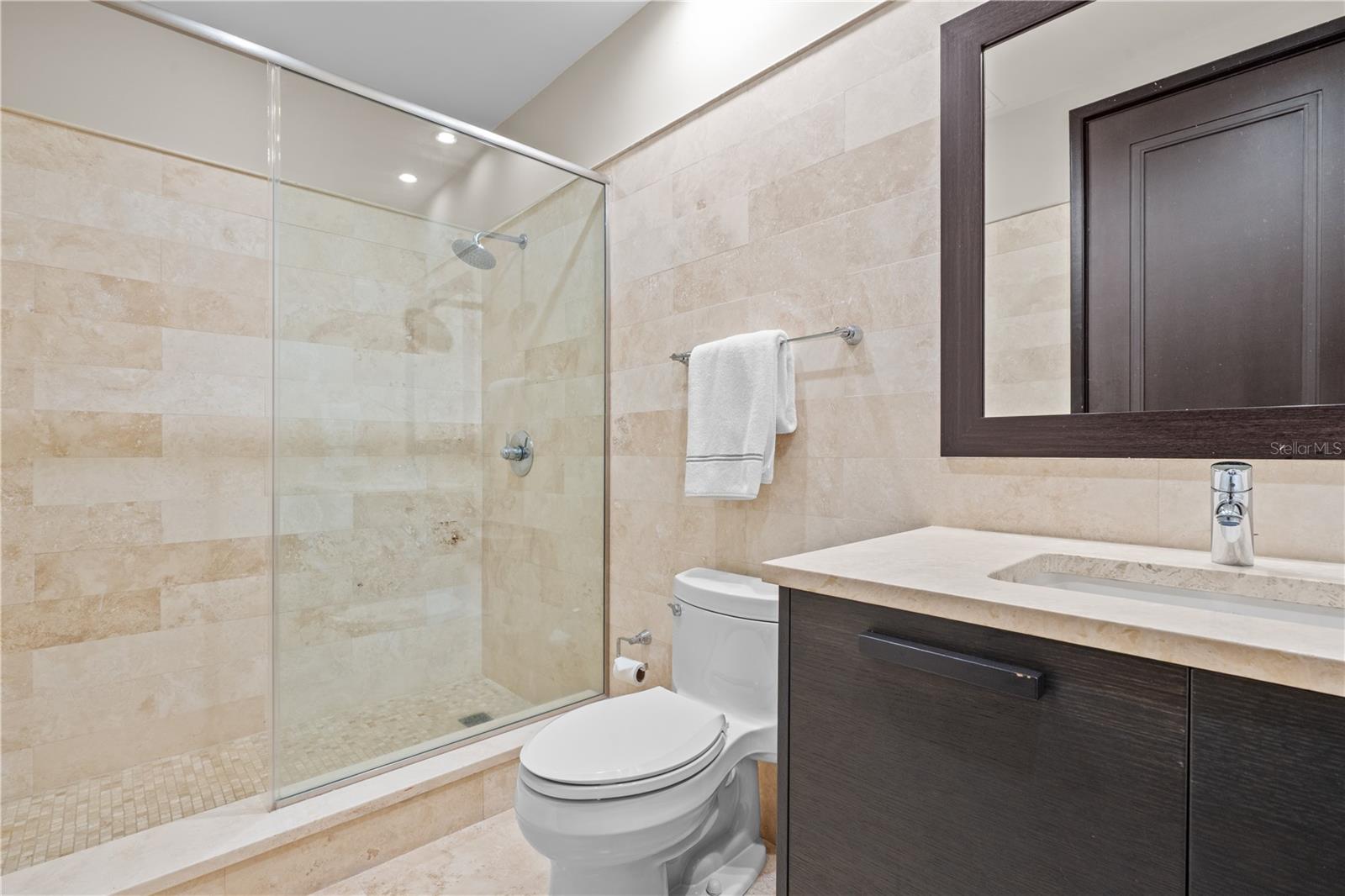 LAS VENTANAS I CONDOMINIUM - Residential