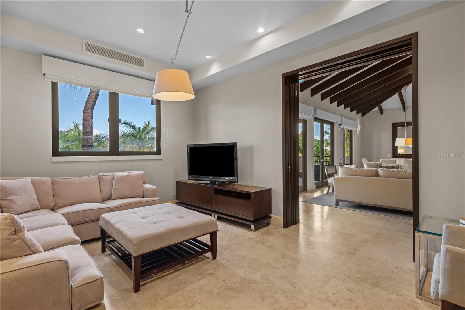 LAS VENTANAS I CONDOMINIUM - Residential