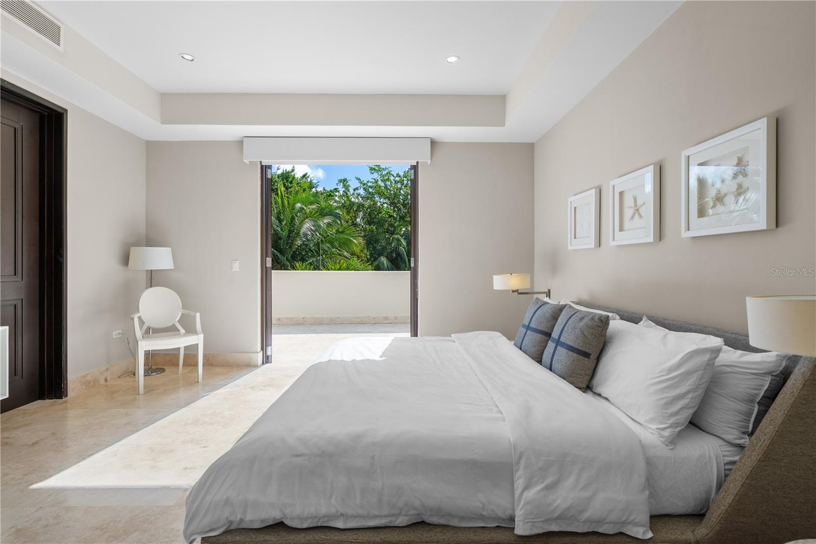 LAS VENTANAS I CONDOMINIUM - Residential