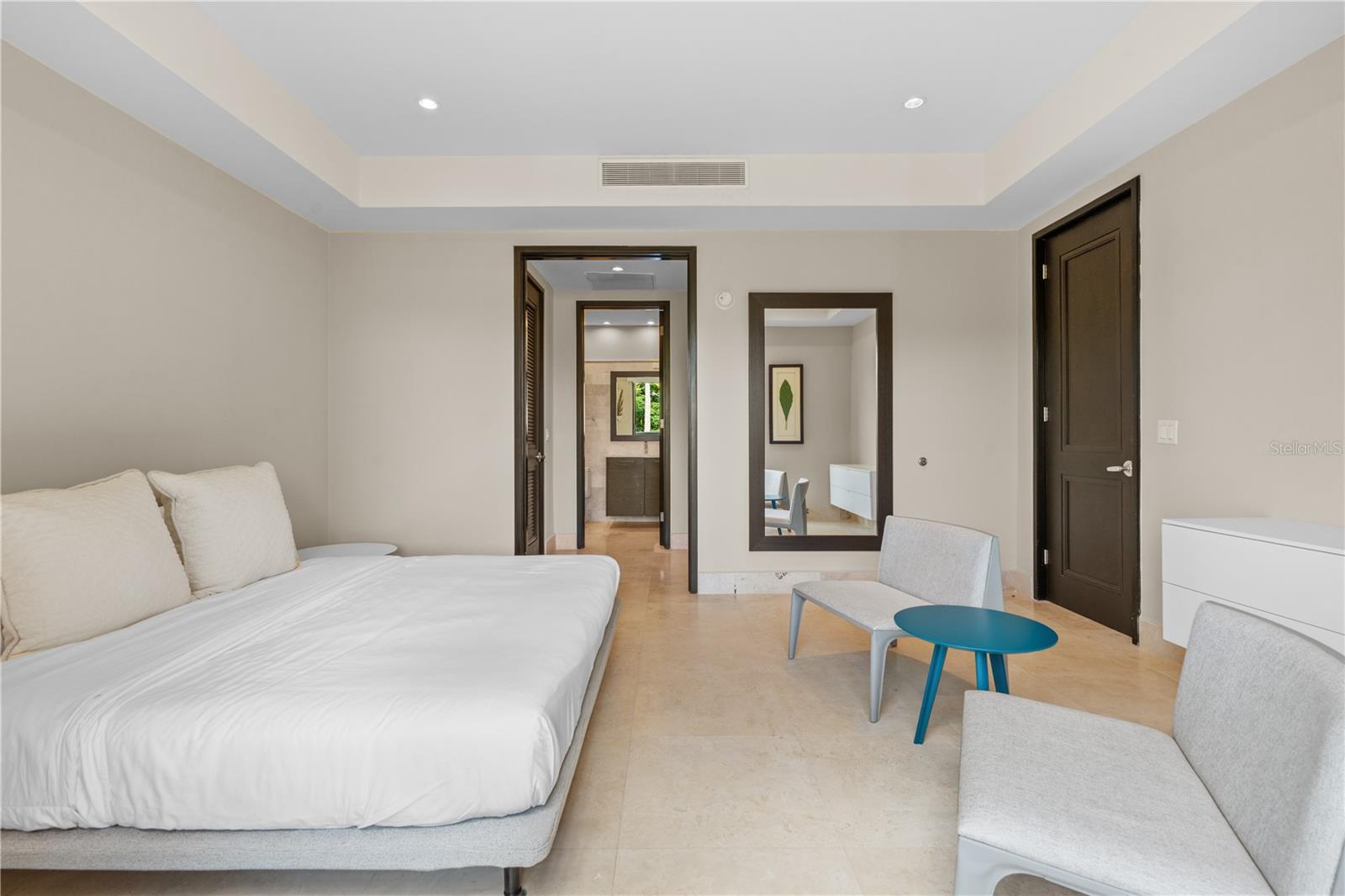 LAS VENTANAS I CONDOMINIUM - Residential