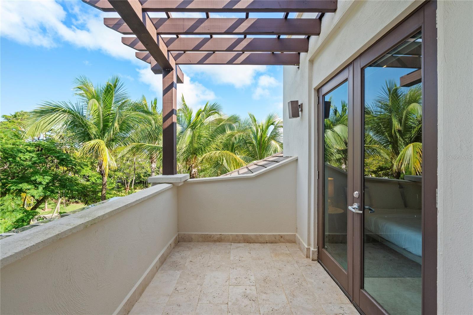 LAS VENTANAS I CONDOMINIUM - Residential