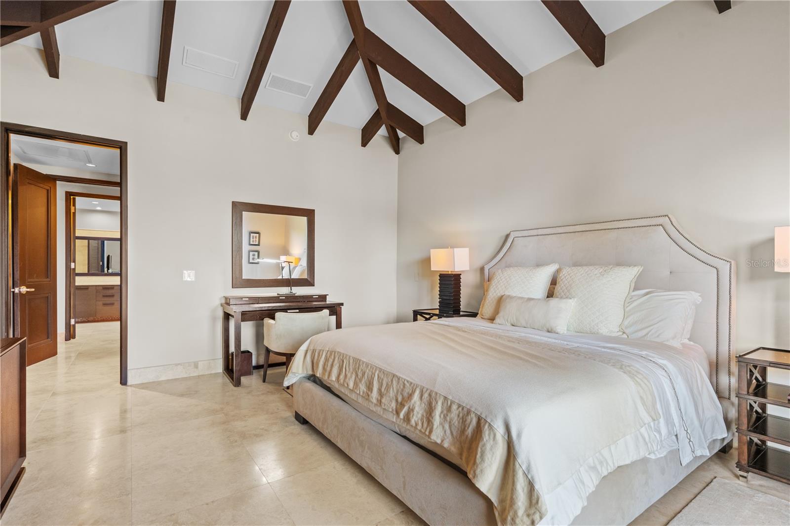 LAS VENTANAS I CONDOMINIUM - Residential