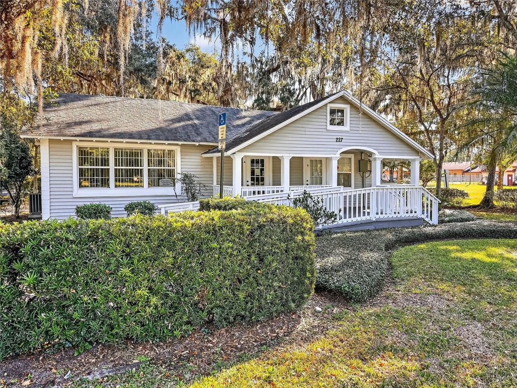 Photo of 227 S Highland Avenue, Apopka, FL 32703 (MLS # O6363209)