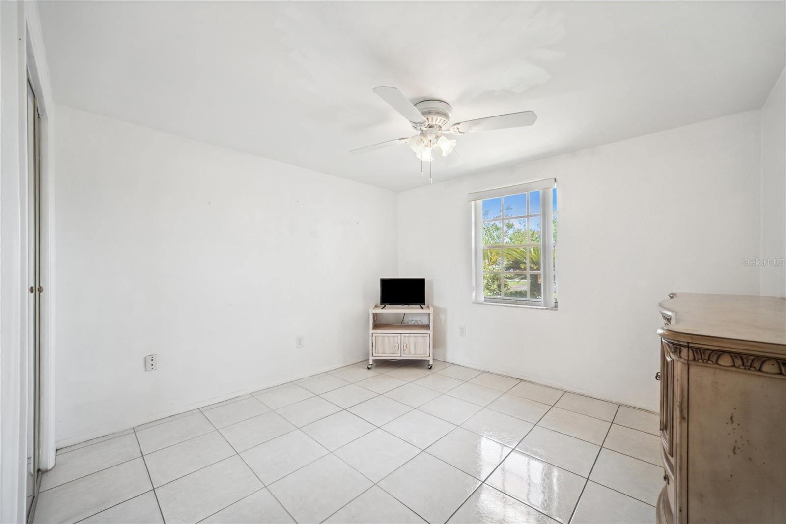GARDENS OF BEACON SQUARE CONDO - Residential