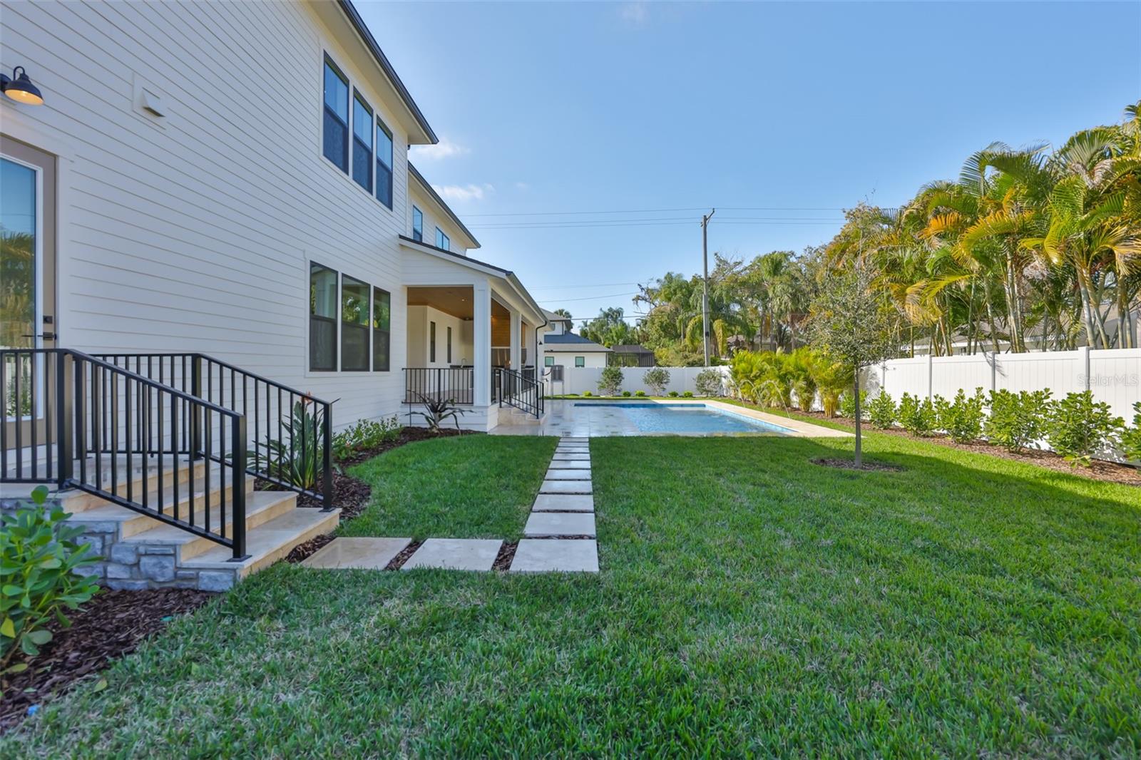 MARYLAND MANOR 2ND UNIT - Residential