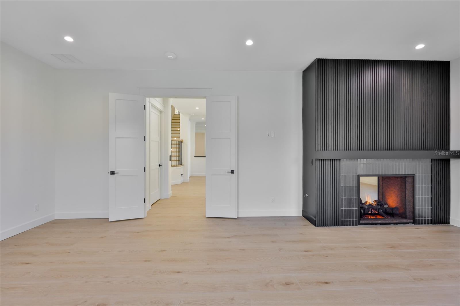 MARYLAND MANOR 2ND UNIT - Residential