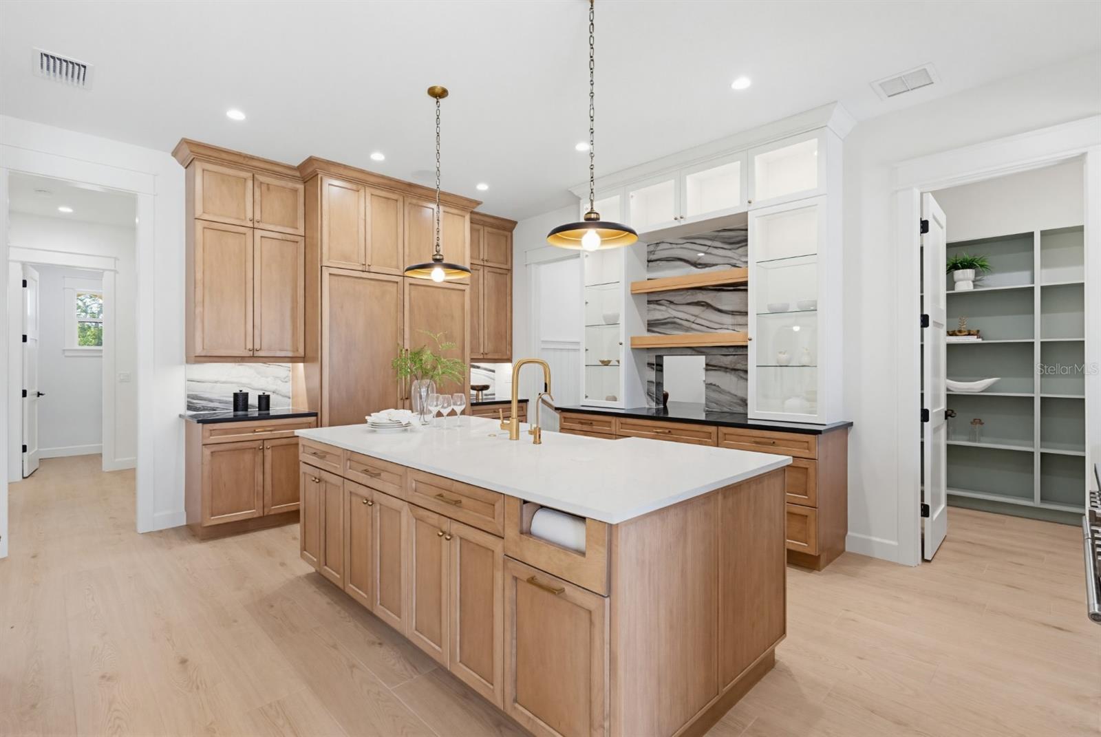 MARYLAND MANOR 2ND UNIT - Residential