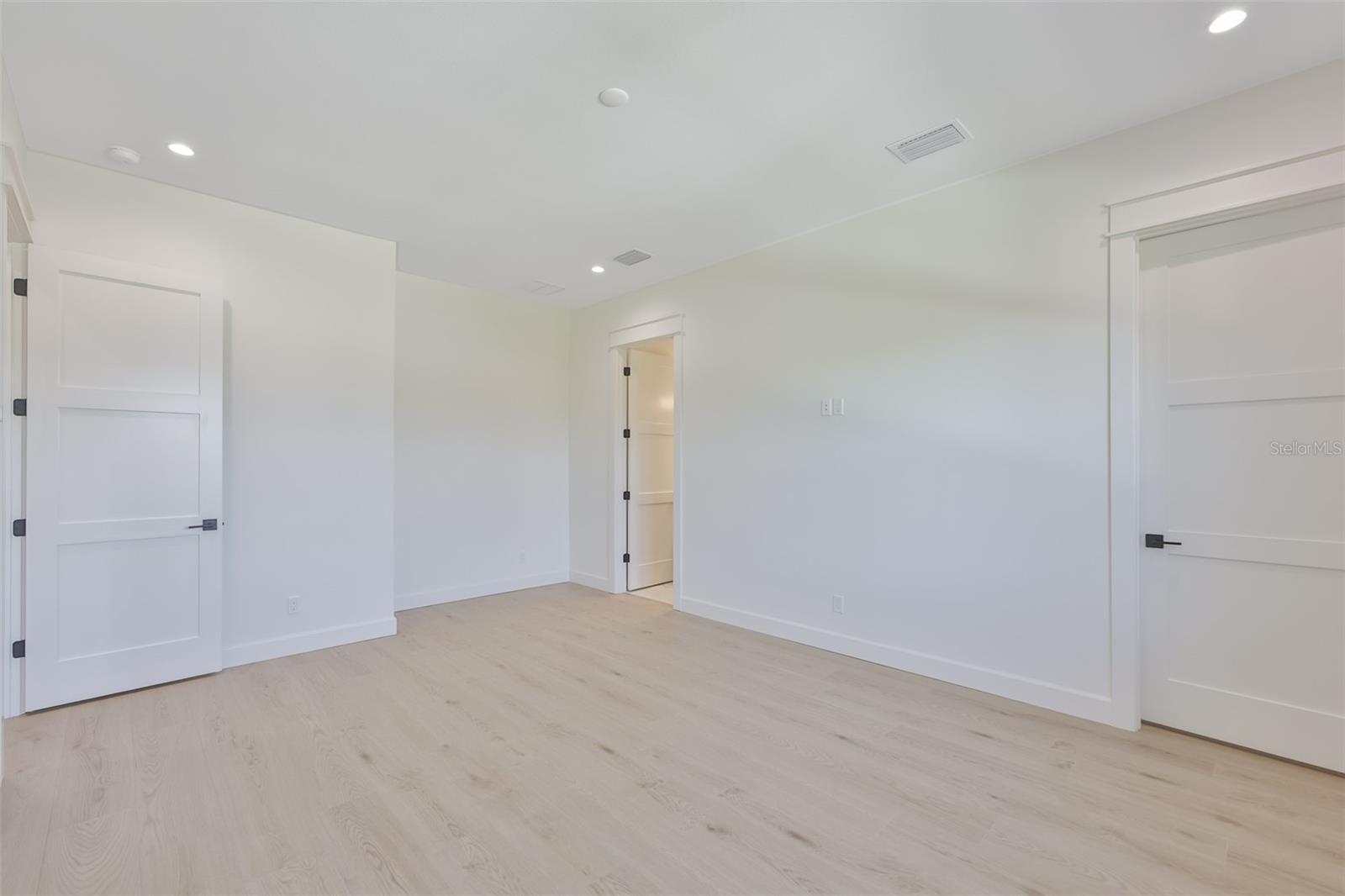 MARYLAND MANOR 2ND UNIT - Residential