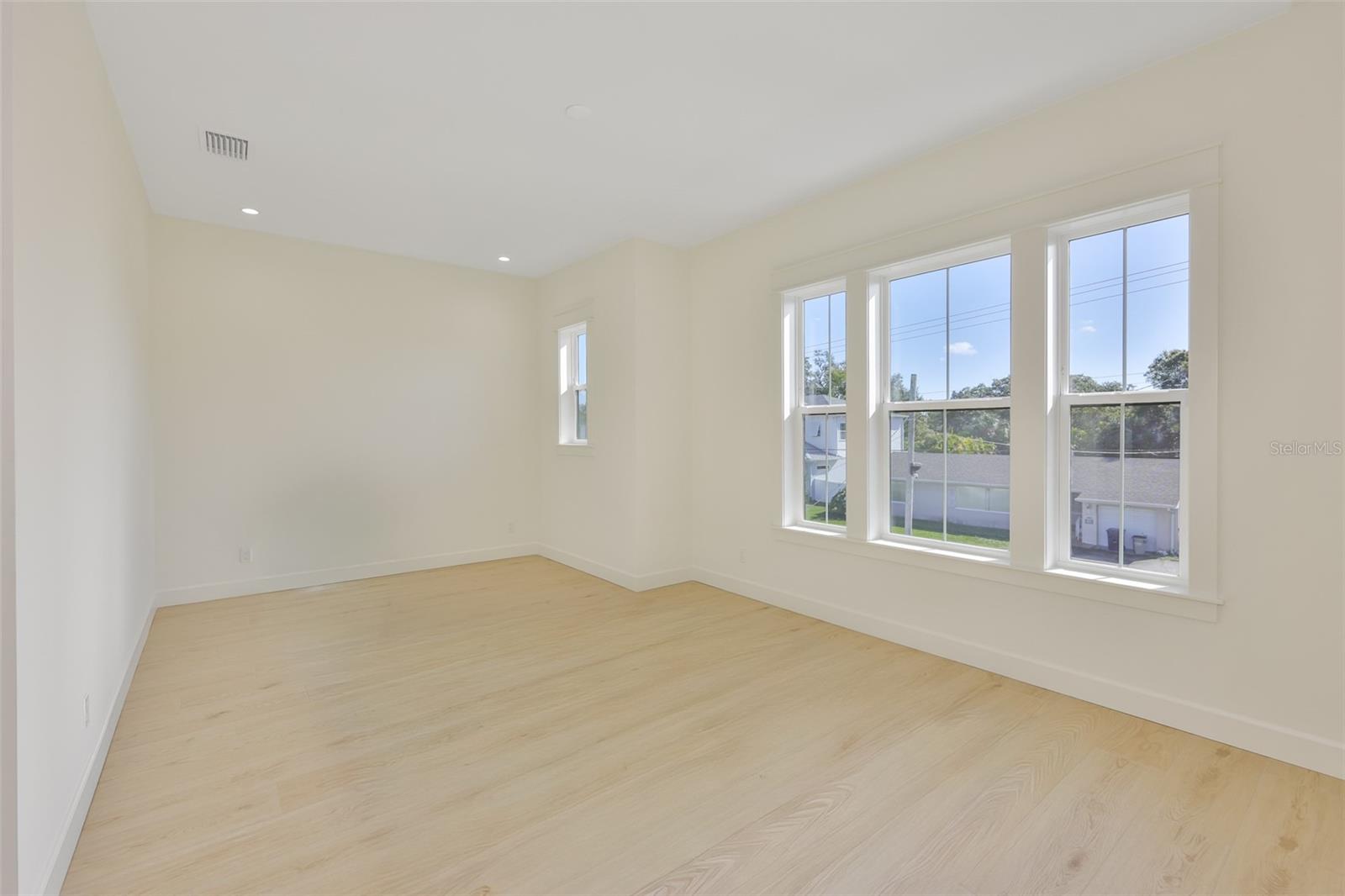 MARYLAND MANOR 2ND UNIT - Residential