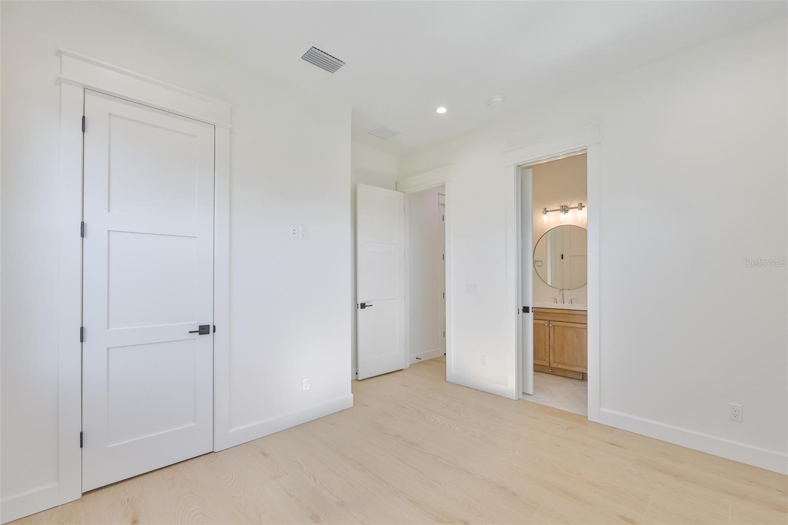 MARYLAND MANOR 2ND UNIT - Residential