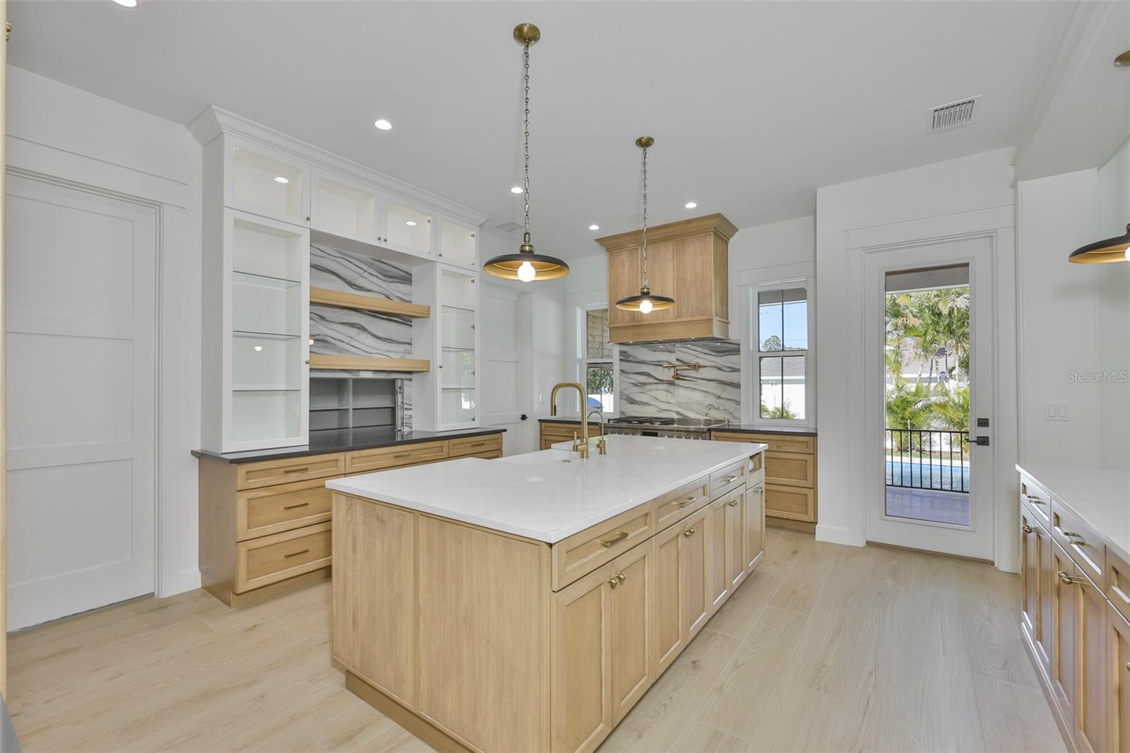 MARYLAND MANOR 2ND UNIT - Residential