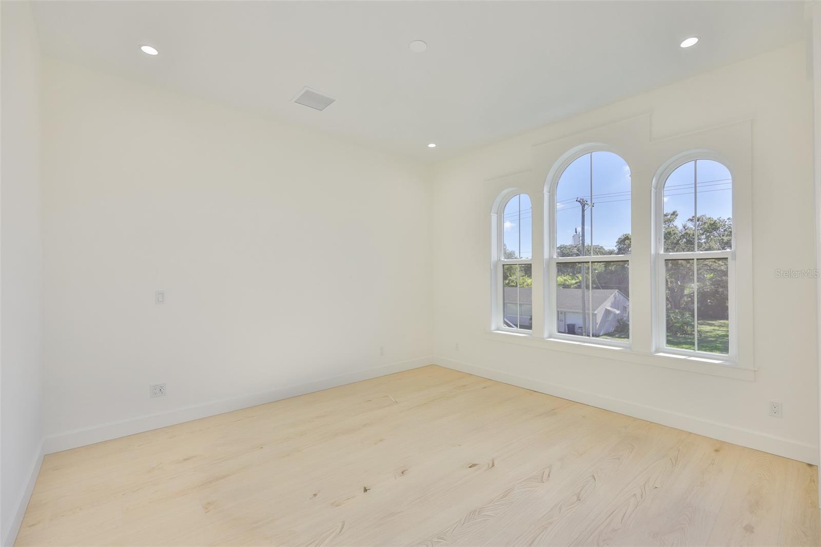 MARYLAND MANOR 2ND UNIT - Residential