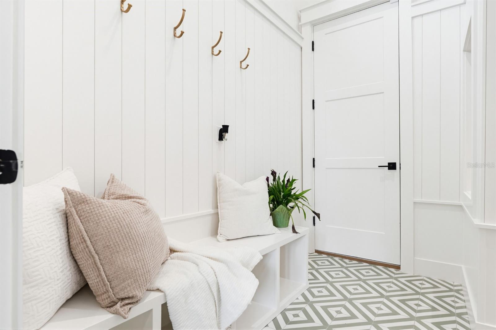 MARYLAND MANOR 2ND UNIT - Residential