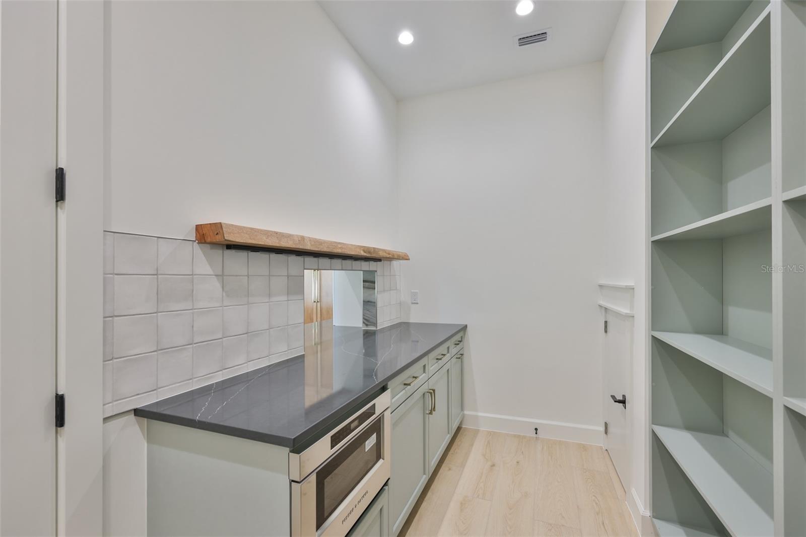 MARYLAND MANOR 2ND UNIT - Residential