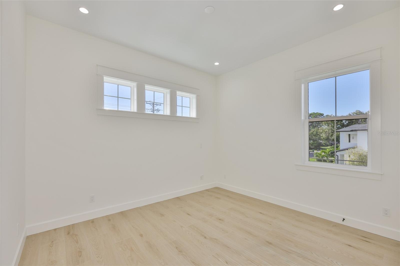 MARYLAND MANOR 2ND UNIT - Residential