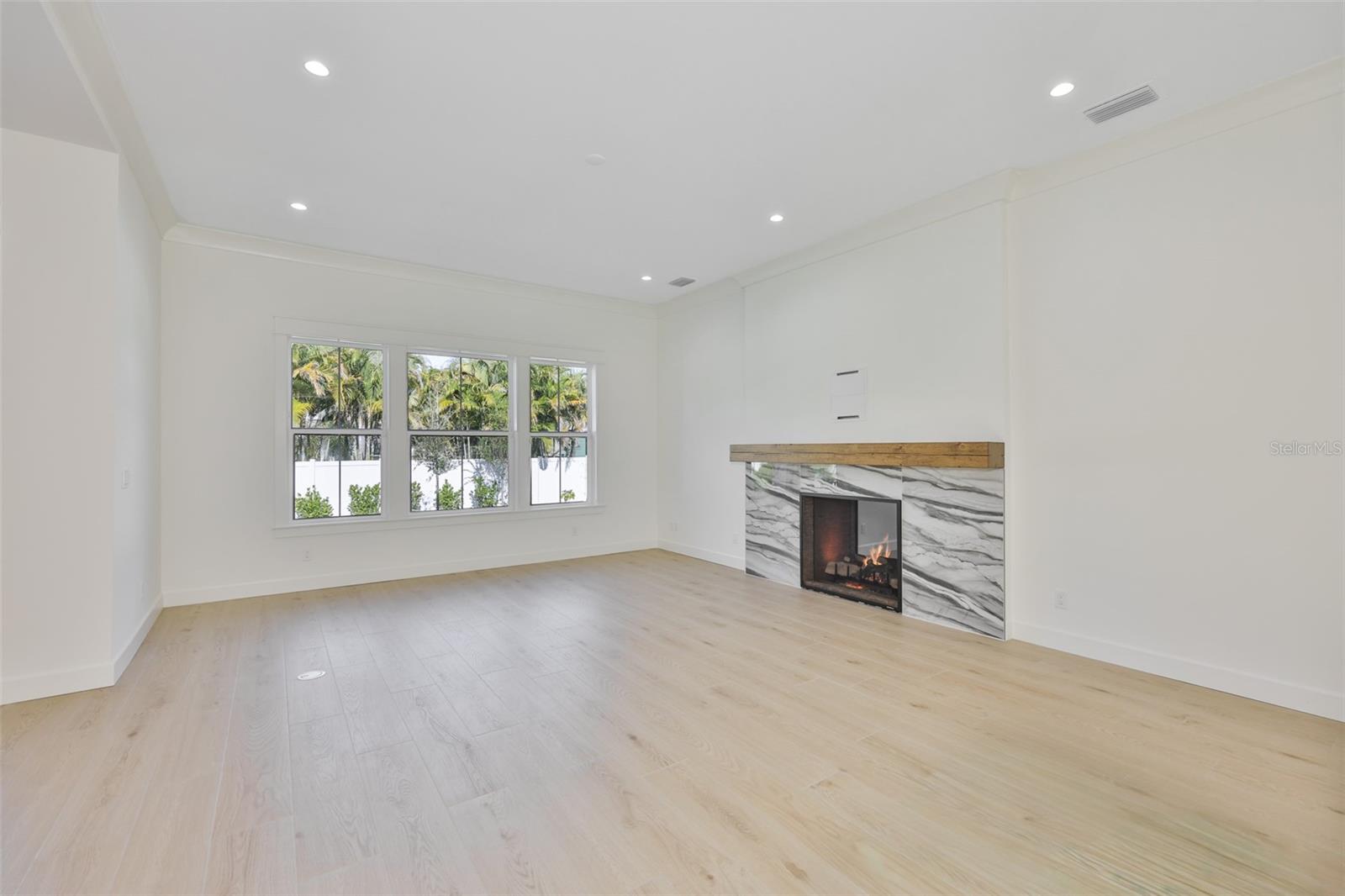 MARYLAND MANOR 2ND UNIT - Residential