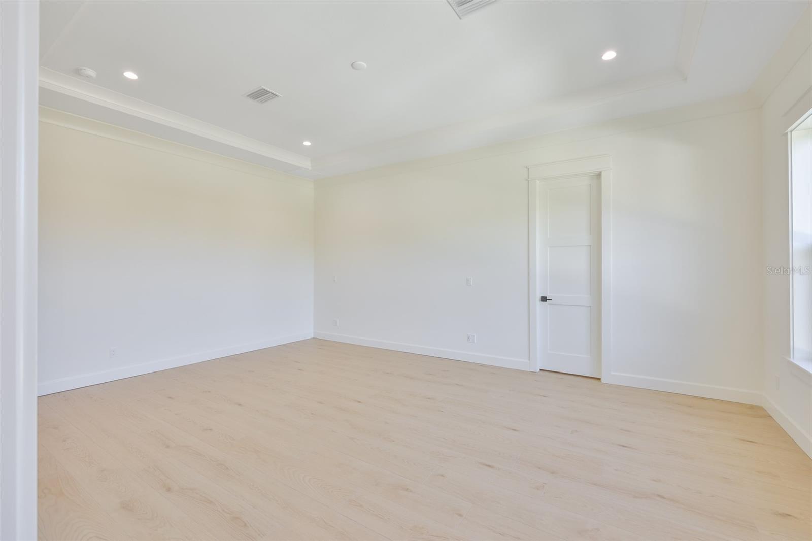 MARYLAND MANOR 2ND UNIT - Residential