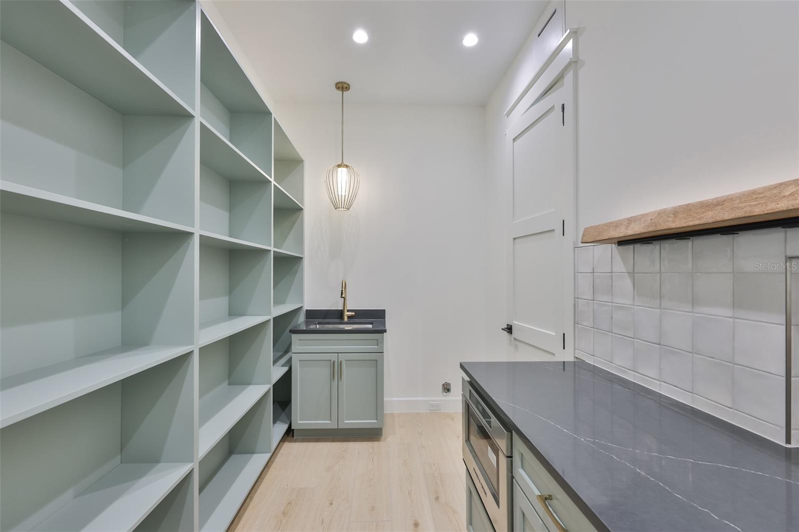 MARYLAND MANOR 2ND UNIT - Residential