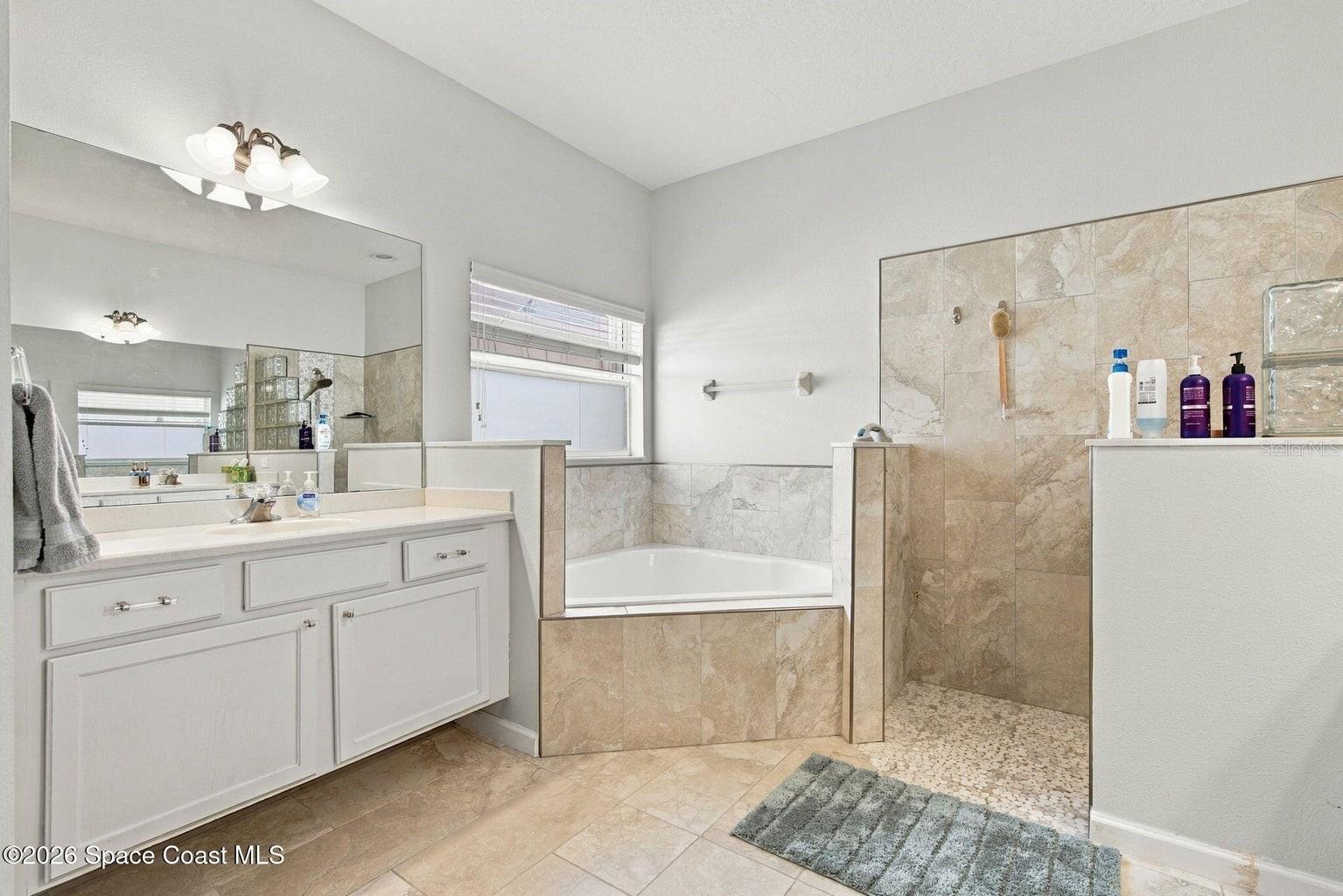3482 CARAMBOLA CIRCLE