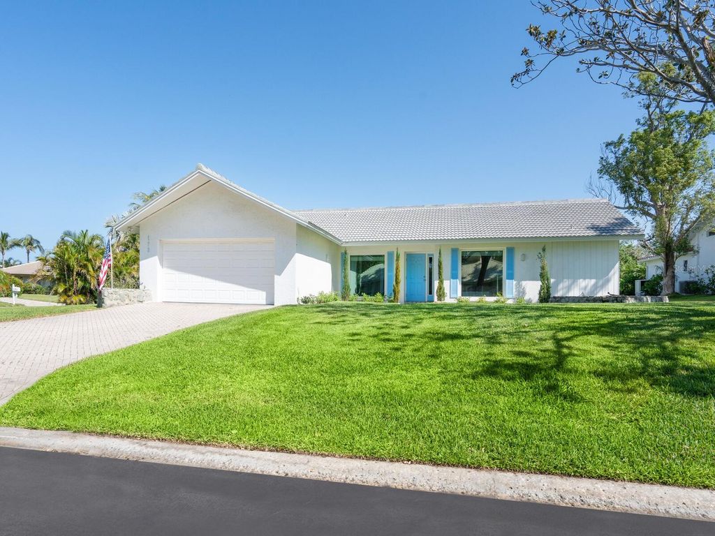 Photo of 172 Sea Anchor Drive, Osprey, FL 34229 (MLS # A4671745)