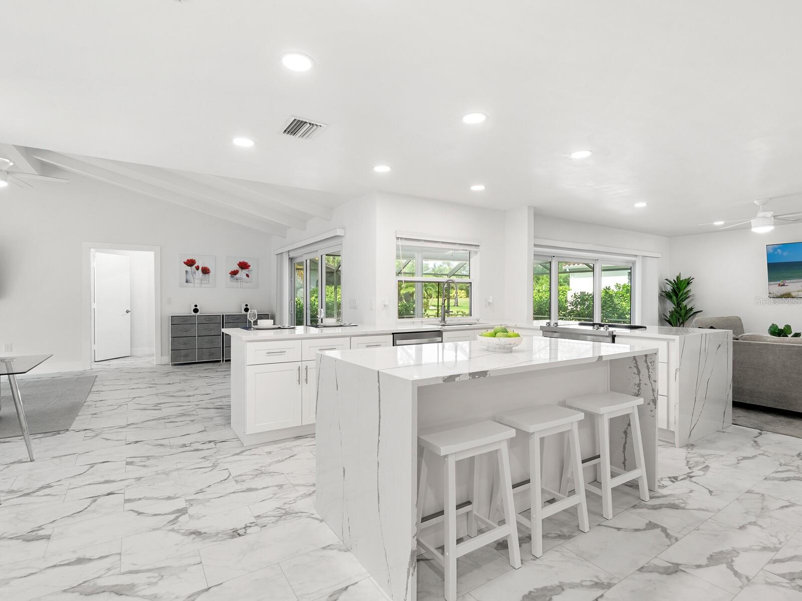 SOUTHBAY YACHT & RACQUET CLUB - Residential