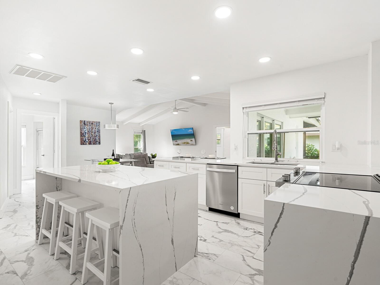 SOUTHBAY YACHT & RACQUET CLUB - Residential