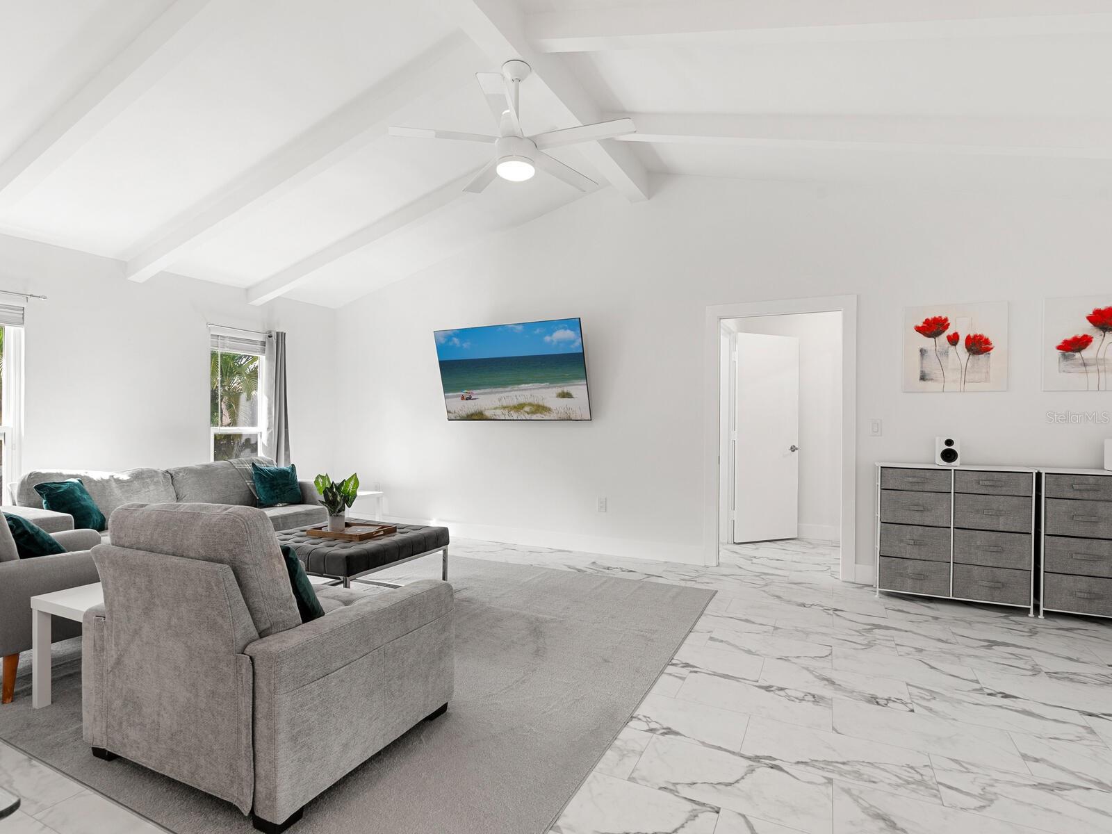 SOUTHBAY YACHT & RACQUET CLUB - Residential