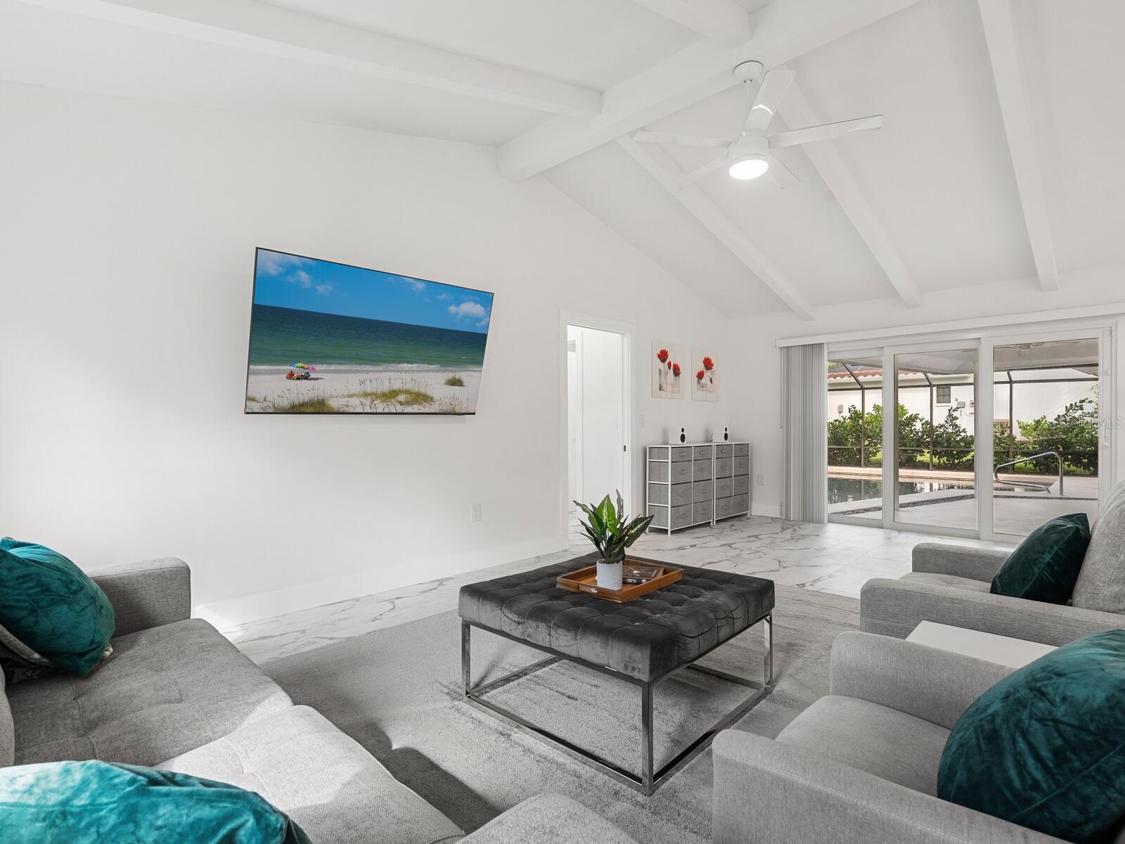 SOUTHBAY YACHT & RACQUET CLUB - Residential