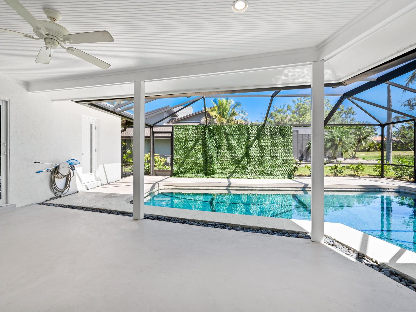 SOUTHBAY YACHT & RACQUET CLUB - Residential