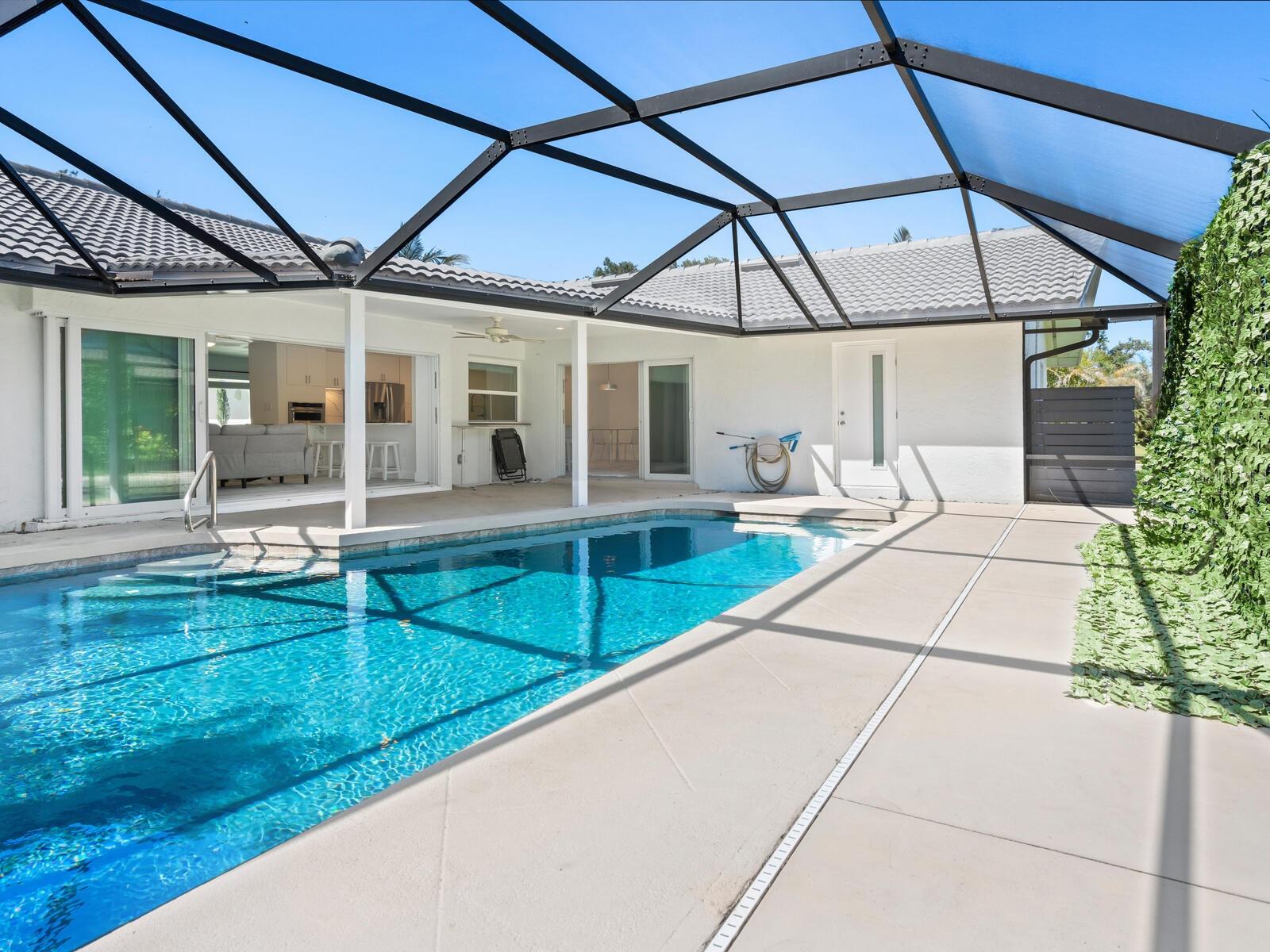 SOUTHBAY YACHT & RACQUET CLUB - Residential