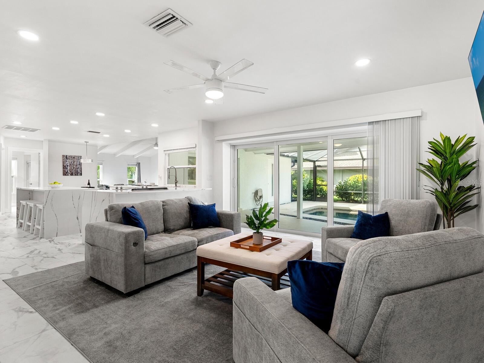 SOUTHBAY YACHT & RACQUET CLUB - Residential