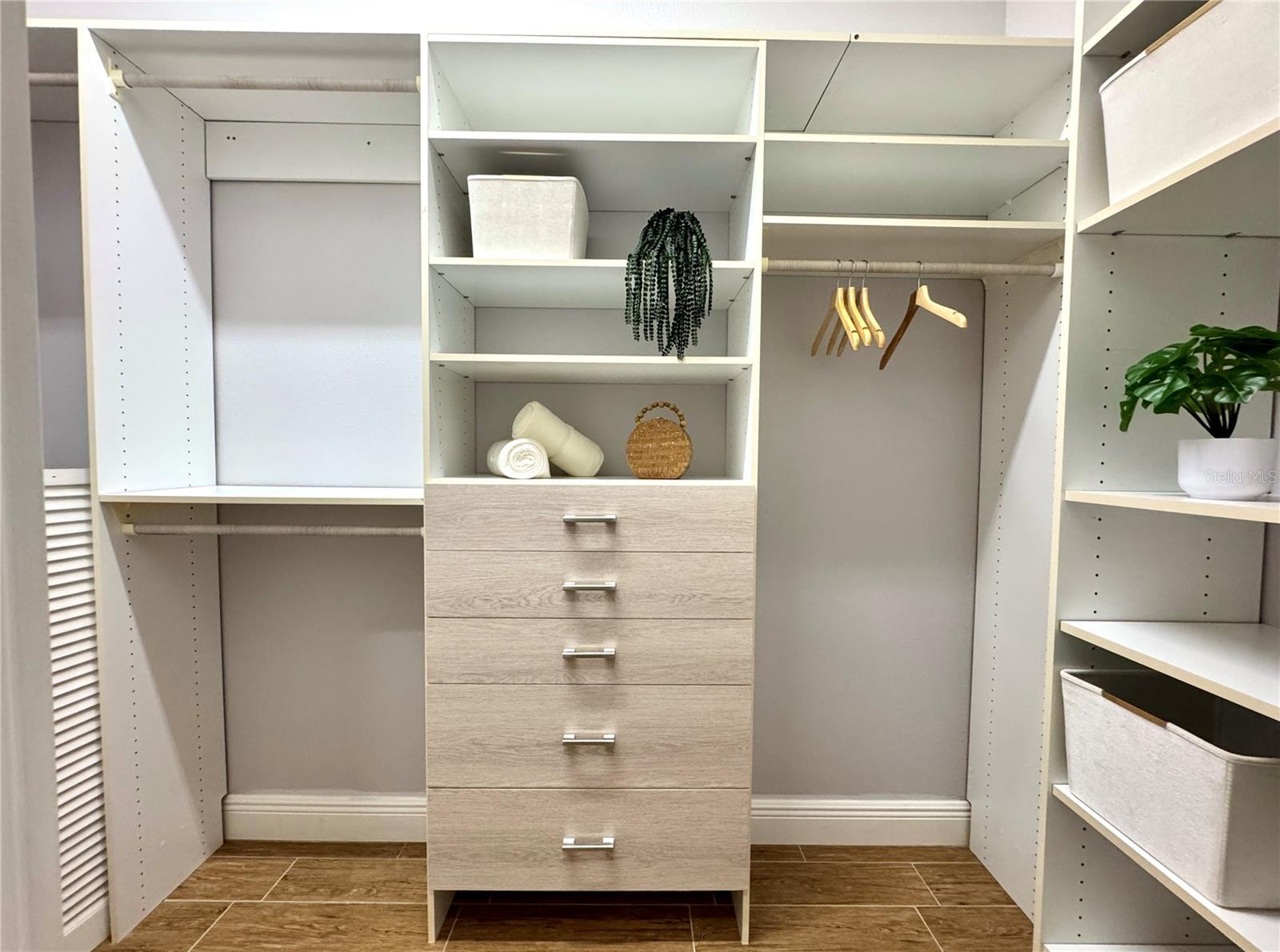 VENETIA - Residential