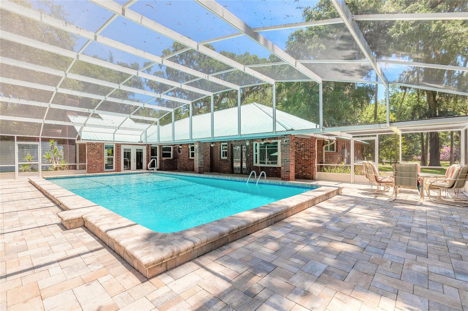 712 S TIMBERLANE DRIVE