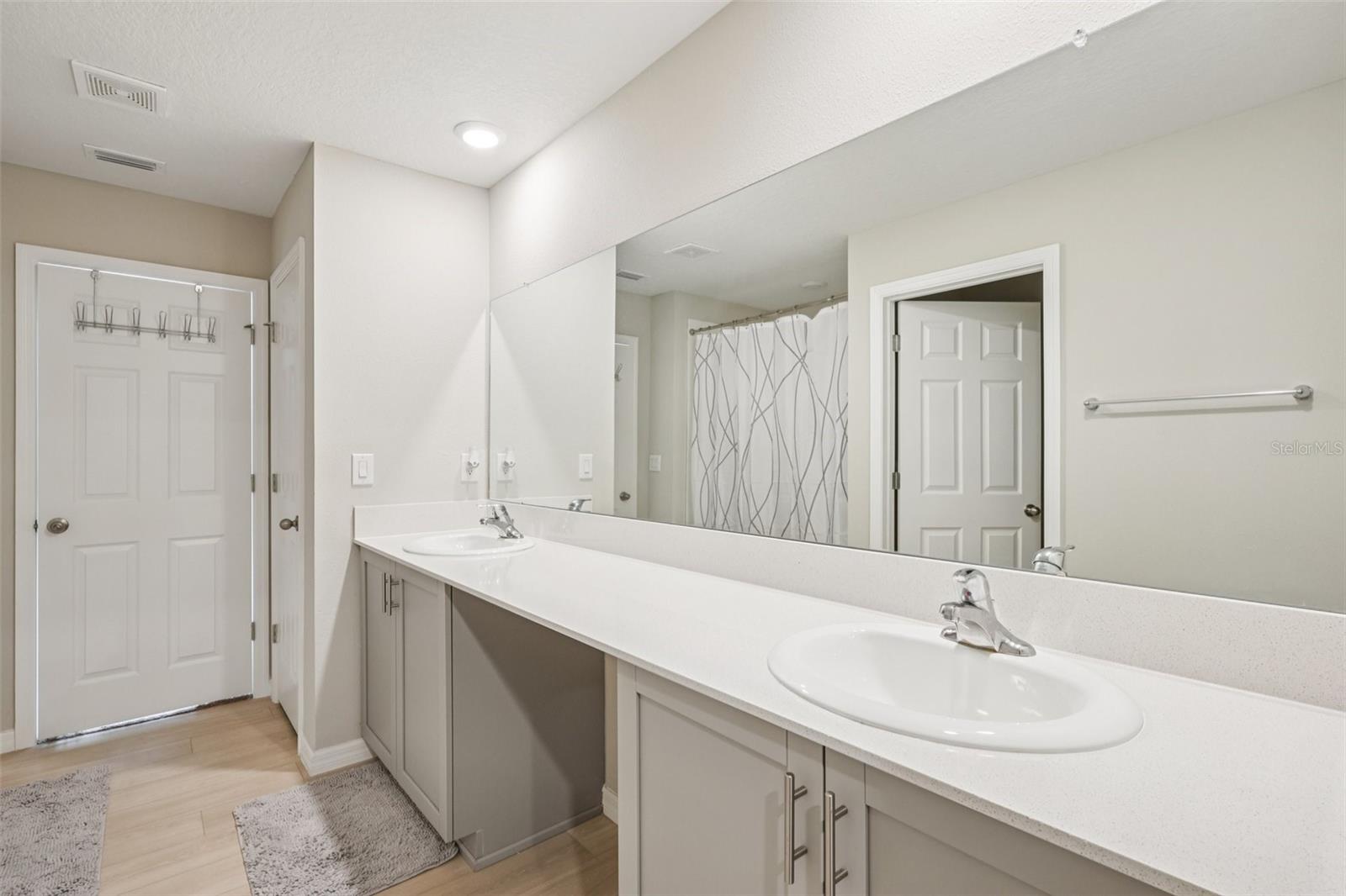 HINTON HAWKSTONE PH 1A2 - Residential Lease