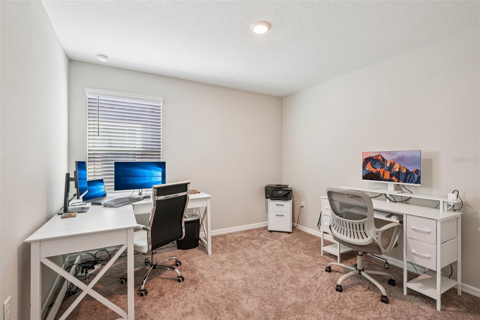 HINTON HAWKSTONE PH 1A2 - Residential Lease