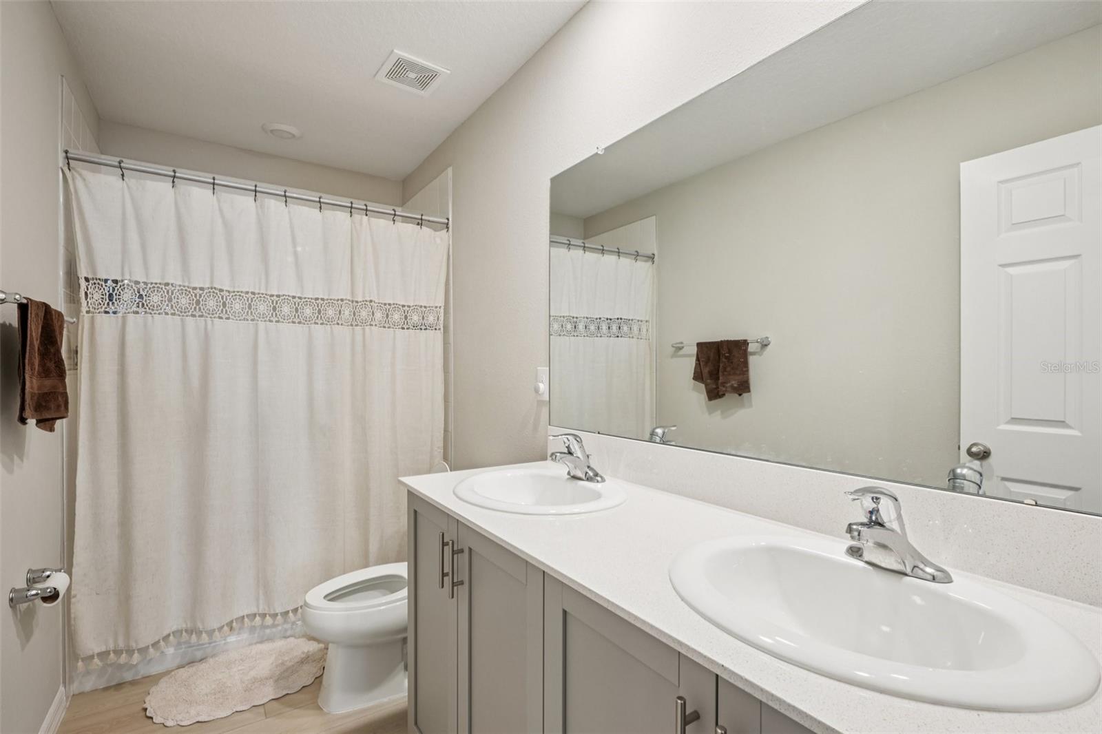 HINTON HAWKSTONE PH 1A2 - Residential Lease